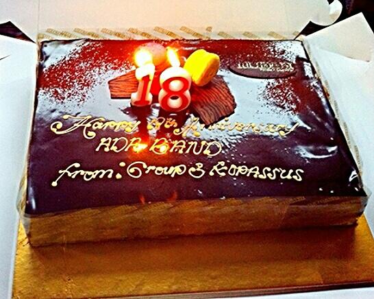 MarshalSR's tweet photo. Thanks utk pasukan elit militer cijantug buat b'day cake nya #18thnADABAND #elitemilitary #TNIAD http://t.co/Ypx9vtnRWR