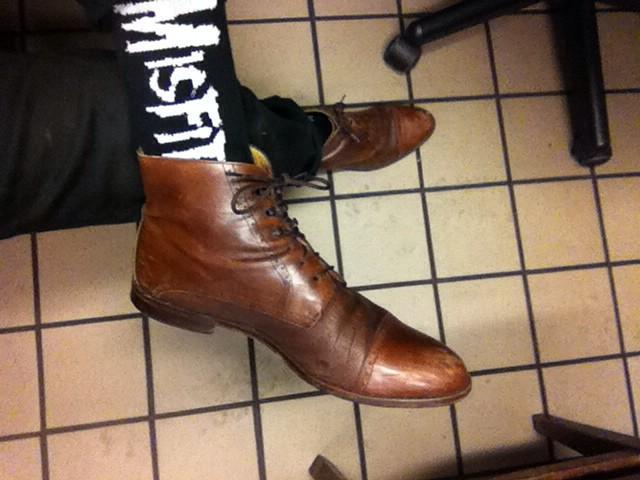 CoryPete1's tweet photo. Pleather clown shoes work perfectly with my @stancesocks #misfits #neversubtle #anarchyintheuk #slcpunk http://t.co/lCYJwDVSZ7