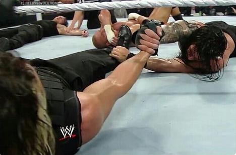 DaydreamPixie's tweet photo. @DeanAmbroseSite @WWERollins @WWERomanReigns @TheDeanAmbrose #Shield pics.Says it all. #Brothers  #Shieldiversary http://t.co/yfilbn0ic1