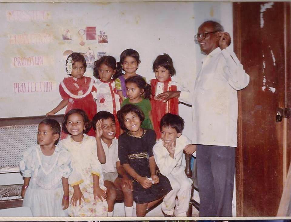 CadburyIndiaMAS's tweet photo. Cadbury India will you frame those old photos and share those stories. 
#Weremember #Cadbury http://t.co/P0KztAQ9IK