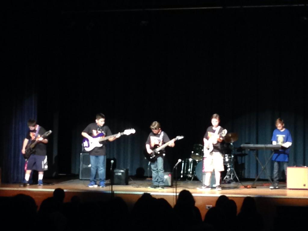 mrs12sanchez's tweet image. Bullpupoloza is in full effect!! #bullpuppride #strive4success