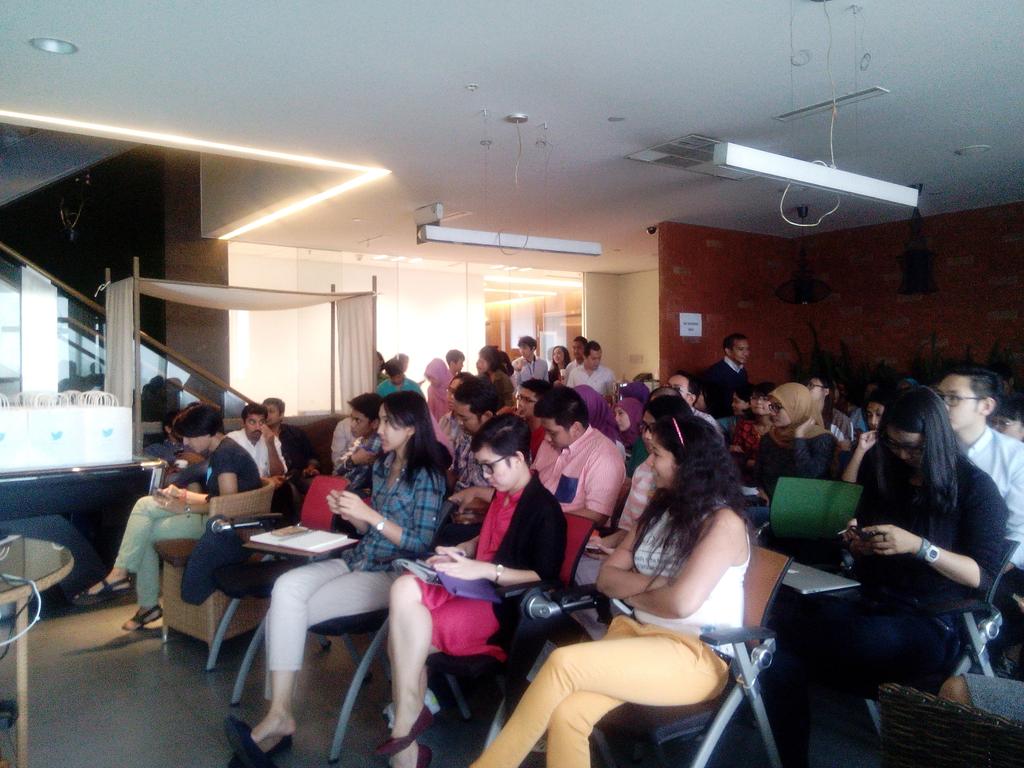 crisely's tweet photo. All boarding for flight school @mindshare indonesia @disha @ediblegarden http://t.co/p4DREri1mG