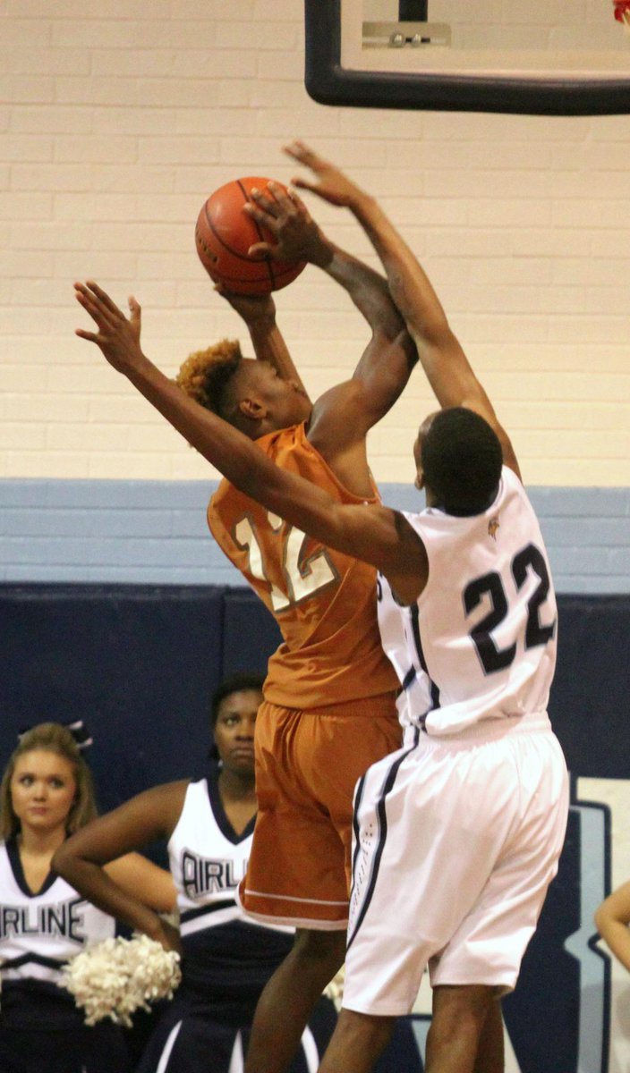 russellhedges's tweet photo. Airline's Scott Jackson tries to block a Northwood shot tonight http://t.co/E3EY5EHhGi