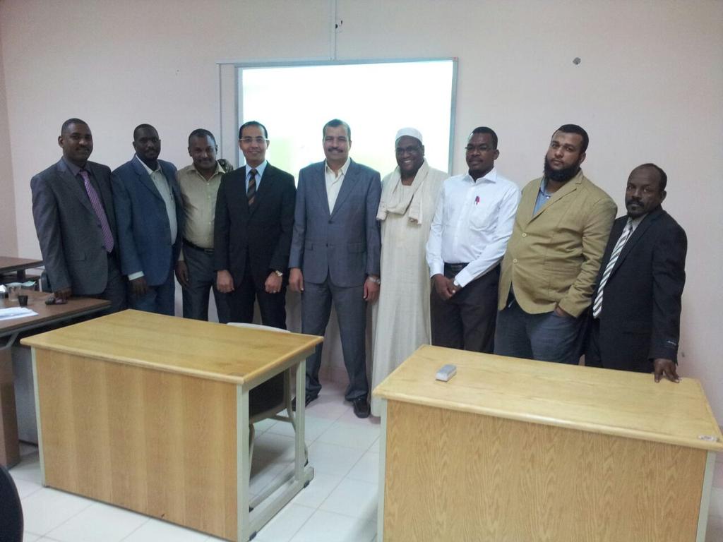 azo1974's tweet photo. جانب من دورات التعليم الالكترونى http://t.co/m4Xhf7cZI7