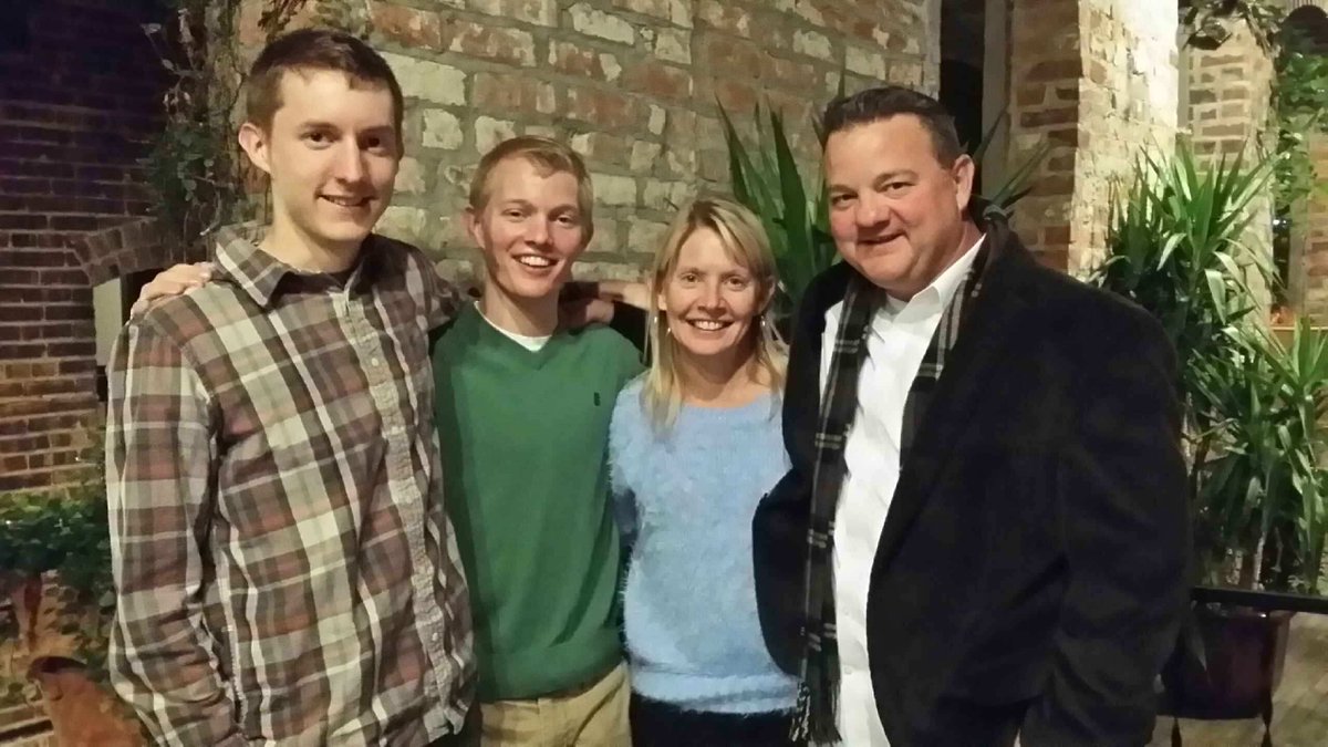FCWellenstein's tweet photo. #wellenstein family http://t.co/MAmQzoID4c