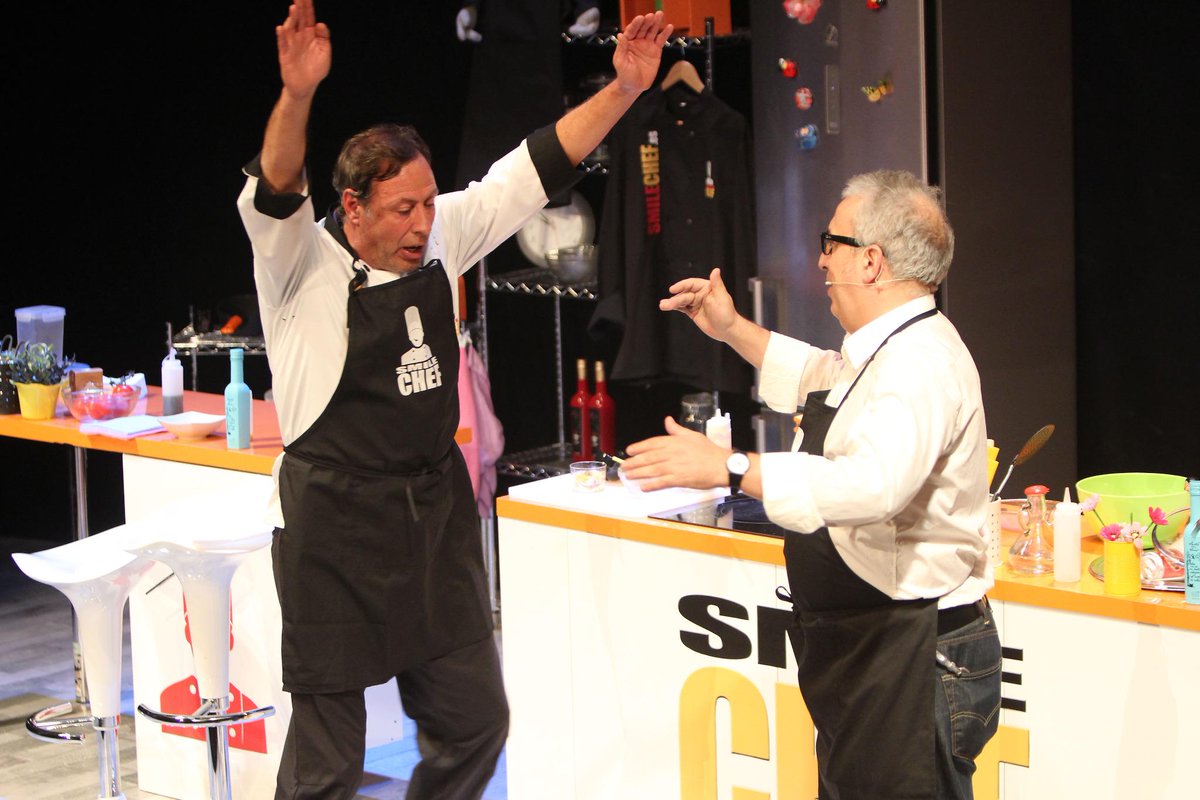 Ferdy69Herranz's tweet photo. @Chefsinacio @LeoHarlem muy grandes ayer en el teatro Cofidis... el teatro "petao" de gente y de risas. he repetido http://t.co/Fampd1MALO