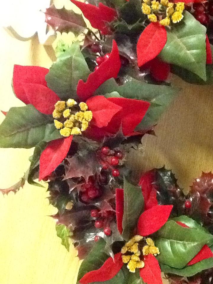 decorativeb's tweet photo. A wreath which one of our customers have created from using our wooden wreaths! #holly #wreath #doordec #DIY http://t.co/ar9C6SKLNp