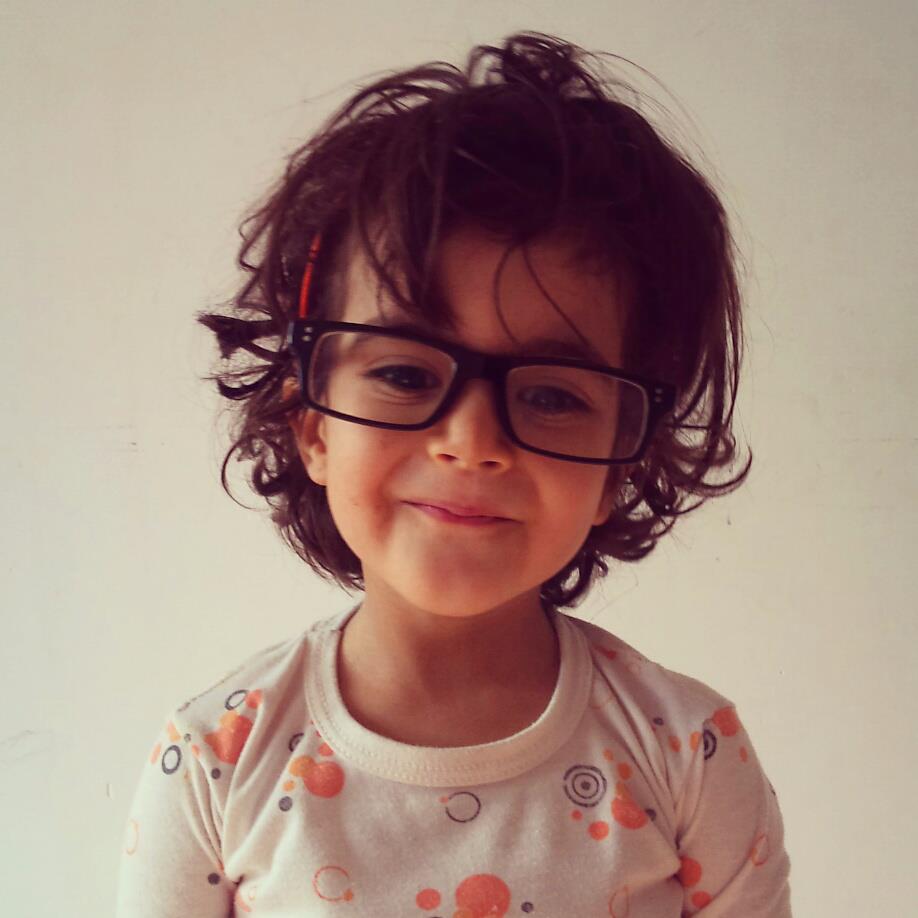samousavia's tweet image. جهت شادسازی فضای توییتر
برای دو سال پیشه عکسا. با عینک عمو عباس