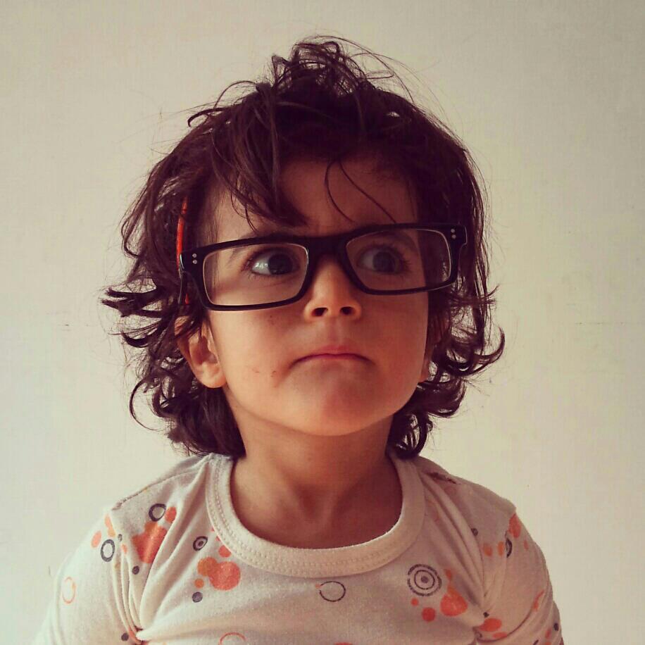 samousavia's tweet image. جهت شادسازی فضای توییتر
برای دو سال پیشه عکسا. با عینک عمو عباس