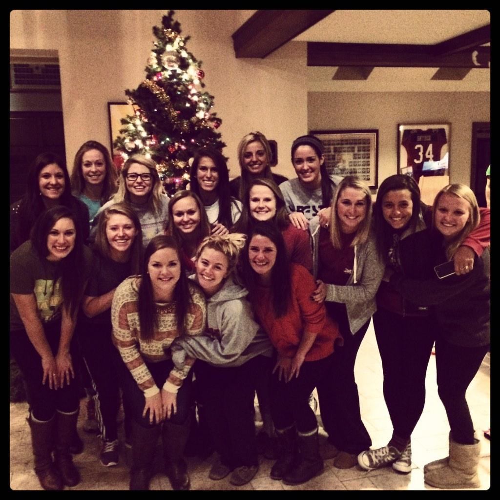 Had a blast decorating the <a href="/wjcfiji/">PhiGammaDelta WJC</a> house tonight 🎄