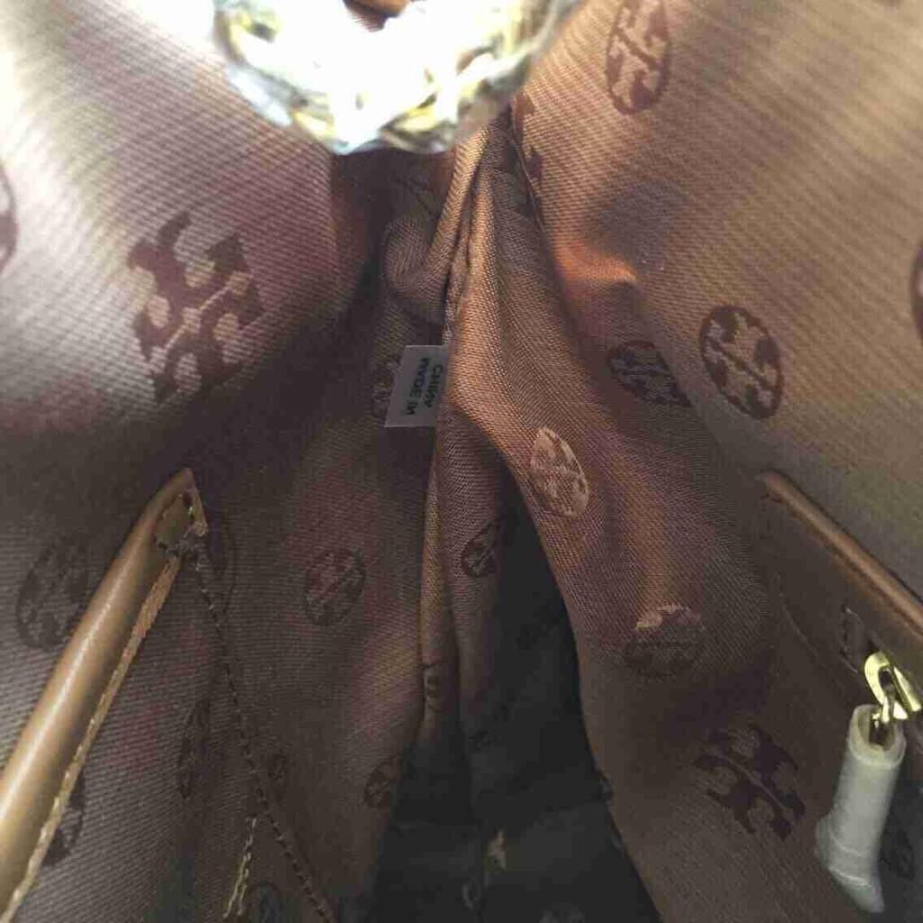 Luna__Viola's tweet photo. Tory Burch 😍MARION sheep skin made👏41cm wide，32cm height,two colors ！50742980 http://t.co/U9LMW7Kxsa