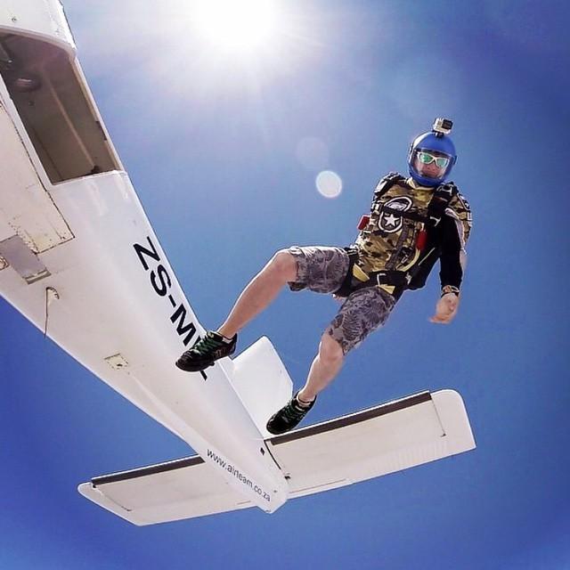 wingsuiting's tweet photo. This Jump 😱 via @321seeya | 🔝Shot
#Stunning #Snap #HeliJump #HelicopterJump #Skydive #Wingsuit #Adrenaline #Acti... http://t.co/4aTM677yr2