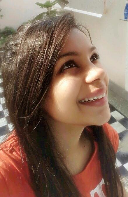 sexysakshi18's tweet photo. #studytime #semestertension #selfie #favouritetimepass http://t.co/HCREiidUnM