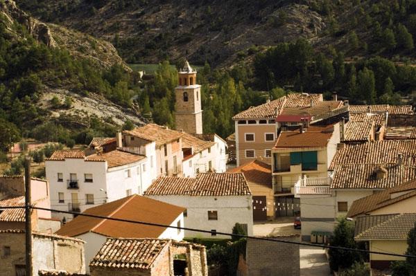 Teruelenlared's tweet photo. ¡Buenos días! Hoy les mostramos una foto del municipio de #Abenfigo, en la comarca del Maestrazgo @TurismoMaestraz http://t.co/iHD6V9toQ9