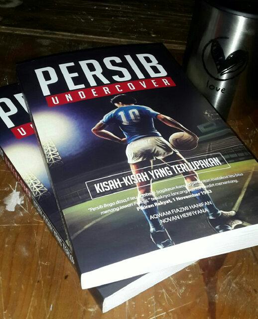 RedaksiMagenta's tweet photo. Grab it!! Buku persib undercover karya @aqfiazfan Cc @vikingOnline @simamaung @persib @3buku_publisher @mediabandoeng http://t.co/exJOVvJYtD