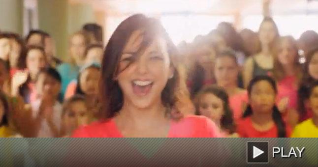 diariomallorca's tweet photo. @SonEspases @Chenoaoficial  Chenoa canta a los niños con cáncer: ´Hoy sale el sol´ http://t.co/wI9lE3AcTr http://t.co/Z7ixWHZOAr