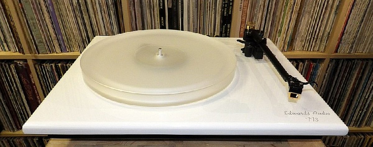 MuratPancaroglu's tweet photo. Edwards Audio TT3 is a new turntable design and feel it features an unusually high specification for this price point http://t.co/ZQHkAE1hOb