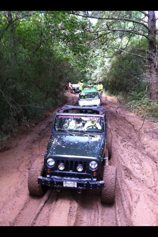 Taylor_Diana98's tweet photo. #WranglerCrushWednesday #BKOR #JeepFest ๐ @BarbieJeepGrl89 http://t.co/Yd7Eei9Ibx