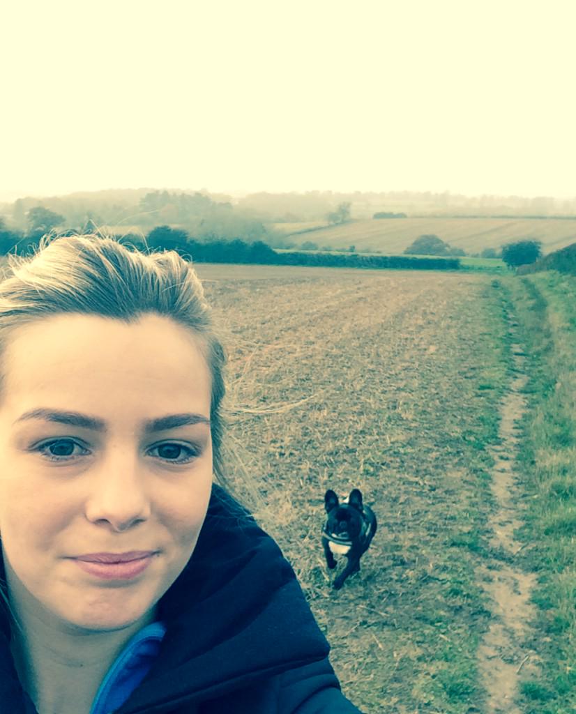 HappyHounds_Rhi's tweet photo. But first let us take a selfie #dogwalker #selfie #frenchbulldog #brackley http://t.co/Pw2YNeeCa0