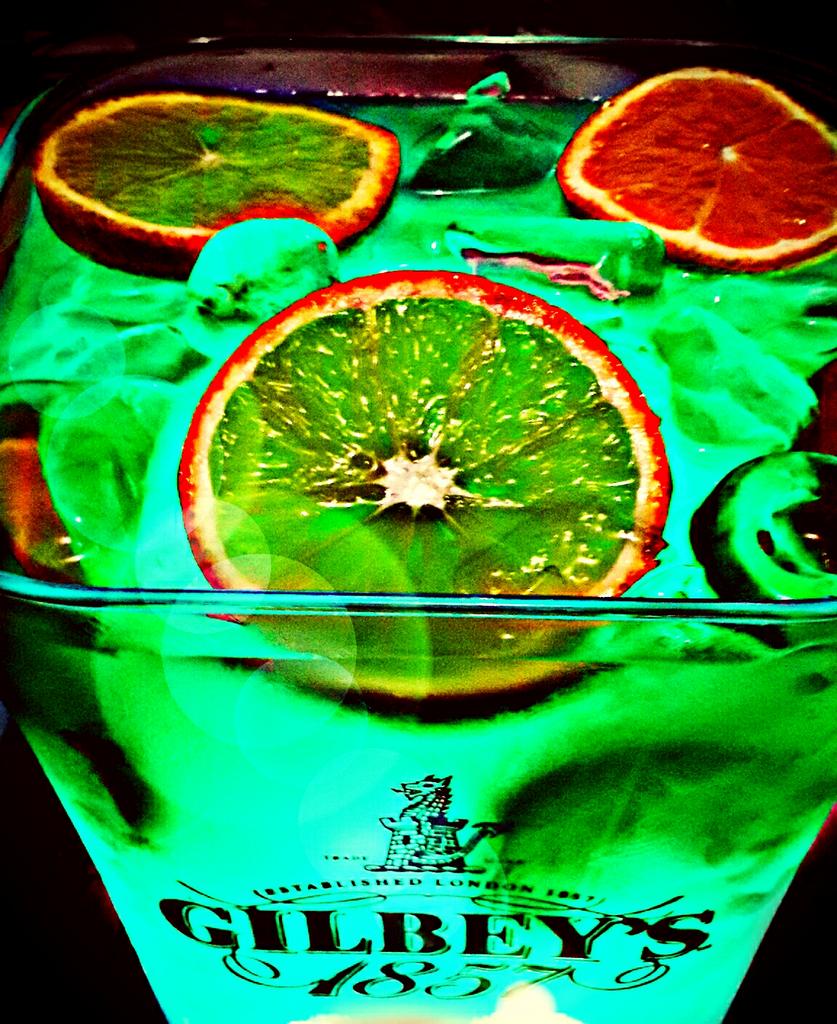 New recipe of Gilbey's Big bang BLUE HAWAIAN