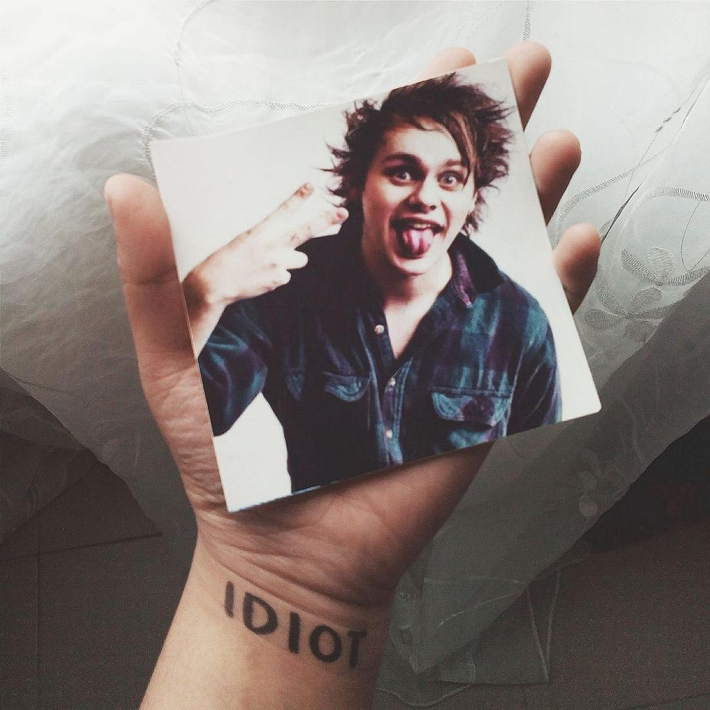 HAPPY 19th BIRTHDAY MICHAEL GORDON CLIFFORD! GOD BLESS YOU ALWAYS !LOVE YOU SO MUCH AND THE BOYS !MUAHH ! BIG LOVE xx 