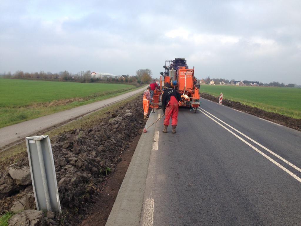 @JansmaDrachten <a href="/froonackerdyk/">froonackerdyk</a> machinaal aanbrengen  betonband