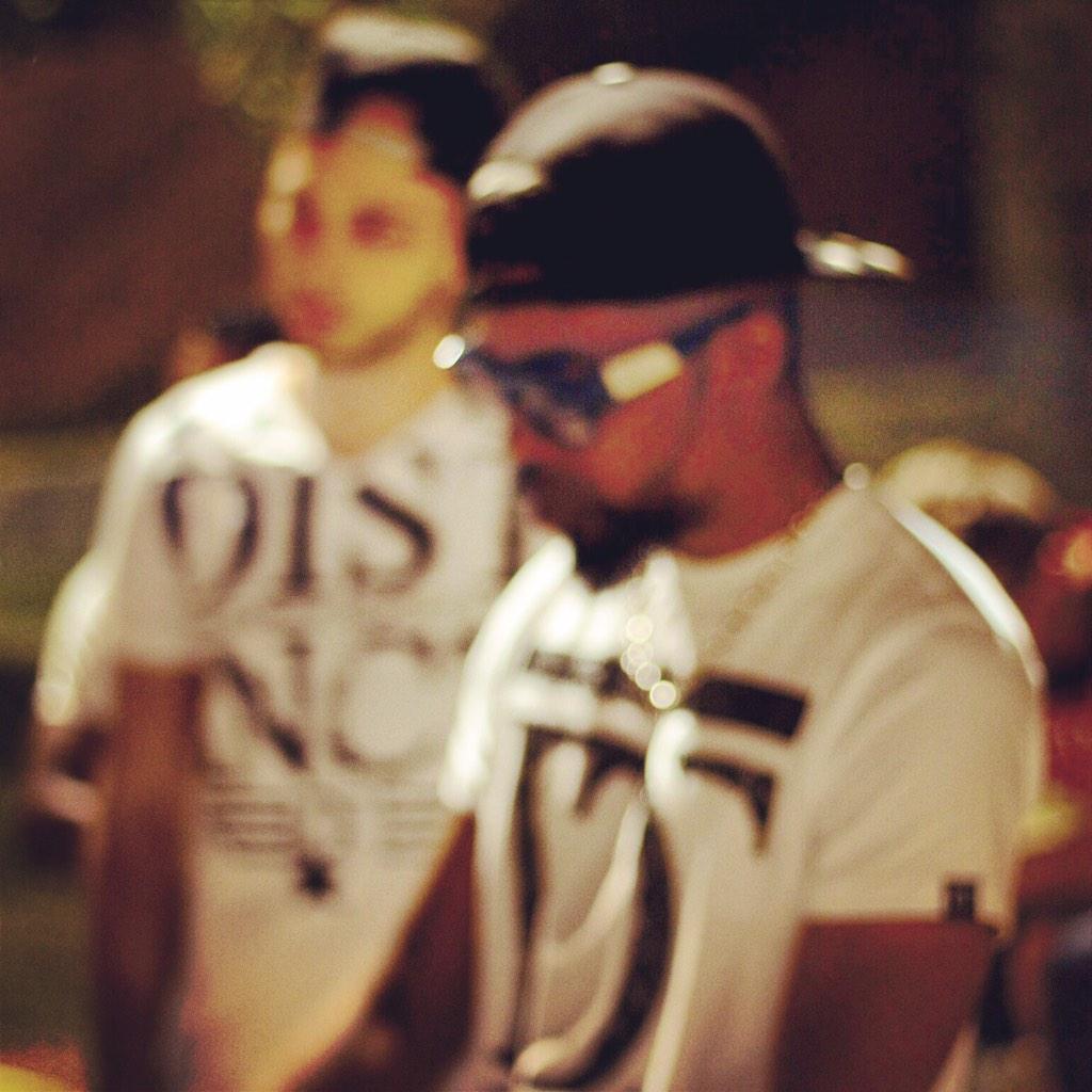 Blackted974's tweet photo. ***Y'aura tjrs Meilleur Que Sois!
     Le Tout Est De L'Affronter***
#SiOuLéPaKapabMaïpa #CPLS #CliCli974Prod http://t.co/L5LCqElUpU
