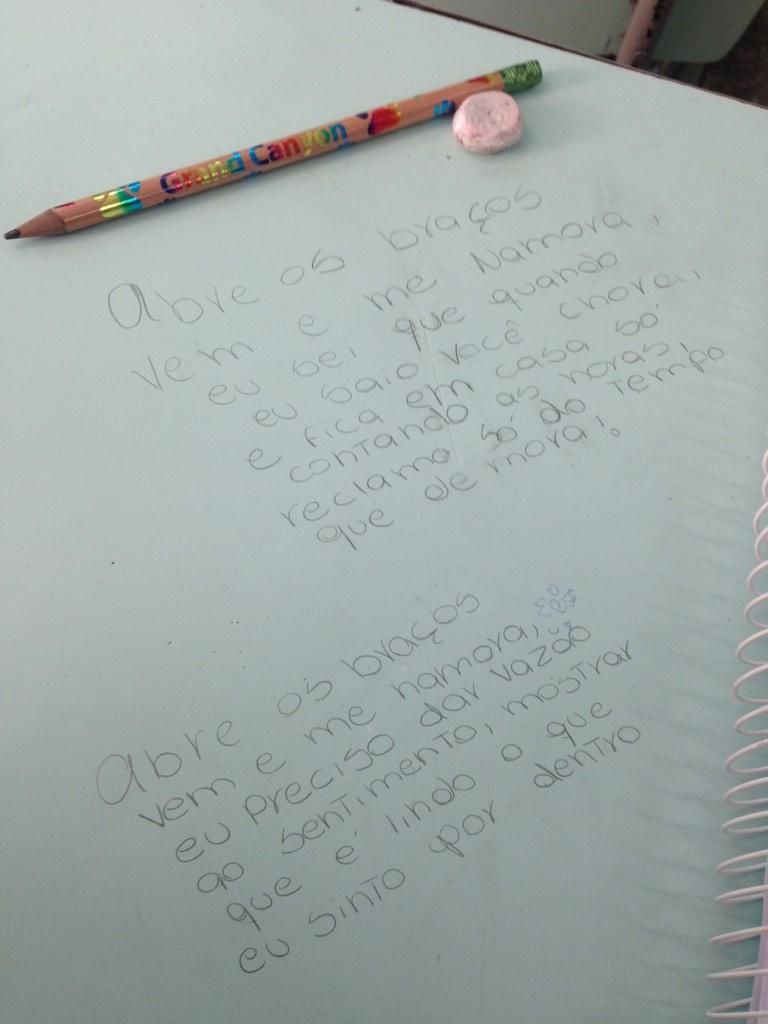 GSozinha's tweet photo. Aula... http://t.co/FcVmXhKAtz