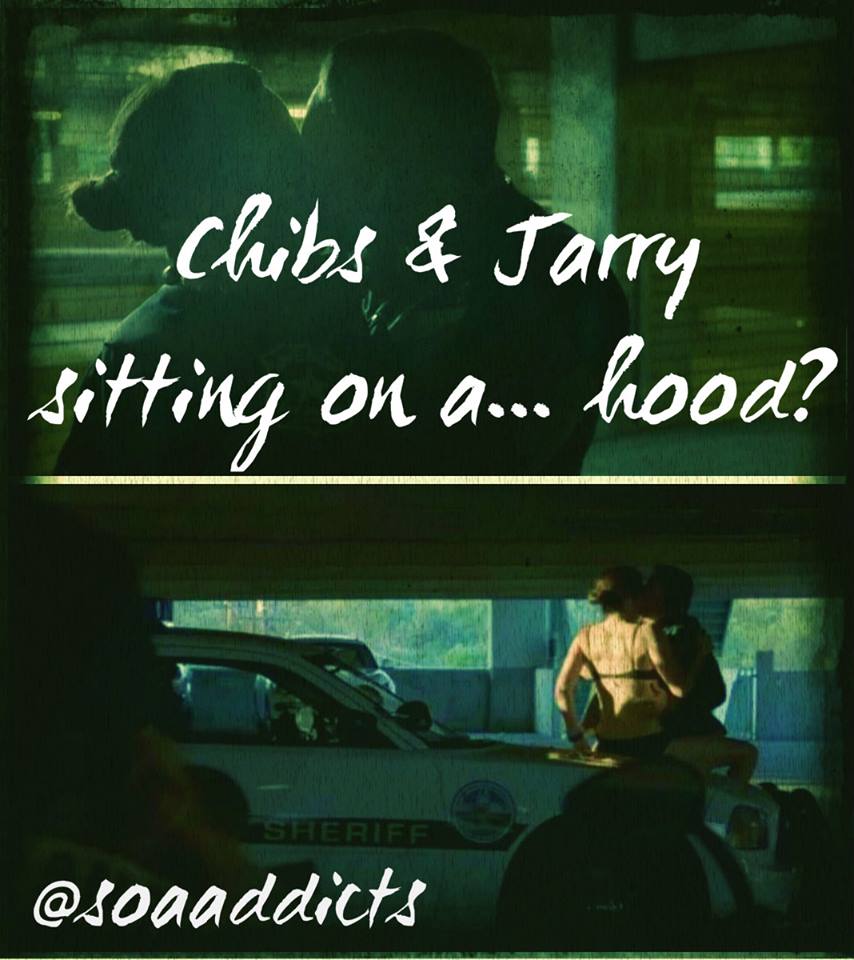 SOAAddictsPT's tweet photo. #WeeklyAnarchy #SOAFX #FinalRide Chibs & Jarry on the hood! @SOAAddicts http://t.co/ZttiHCYdRz