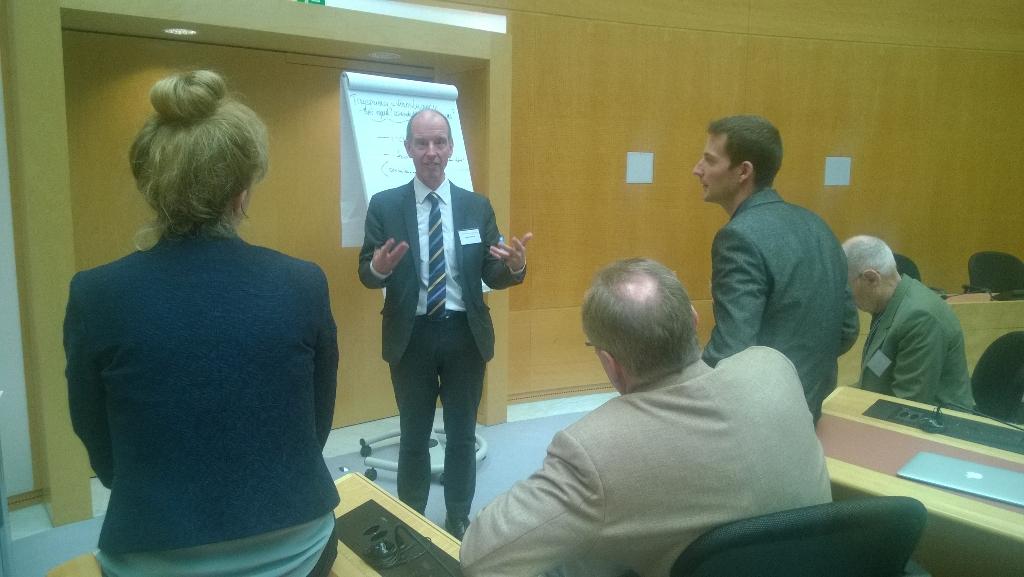 RahelPiriz's tweet photo. #IGeneva information-overload can be intransparant http://t.co/gYXmHvqM9j