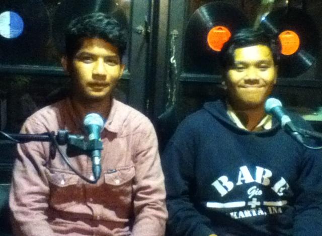 Synchronize Radio tweet media