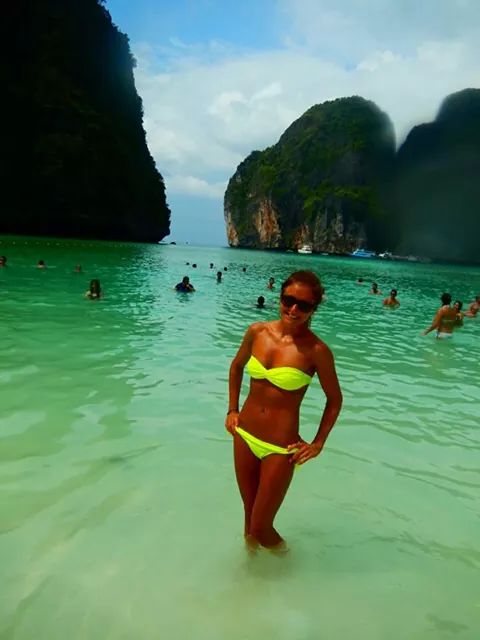 Hani90X's tweet photo. Chilling on 'The Beach' at Maya Bay, utter paradise! Phi Phi Is out of this World! http://t.co/rZY0Y5EhMi