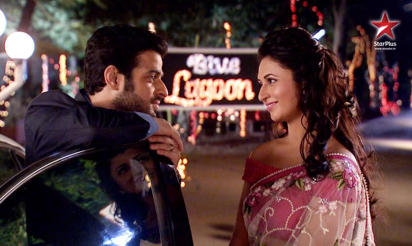 StarPlus's tweet image. Love fills the atmosphere and the tension between Raman and Ishita is electrifying. #YeHaiMohabbatein