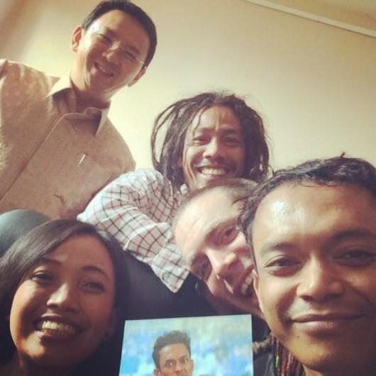 Selamat pak <a href="/basuki_btp/">Basuki T Purnama</a>, sudah resmi dilantik menjadi gubernur Jakarta. Seneng deh, udah sempet selfie sama bapak :)