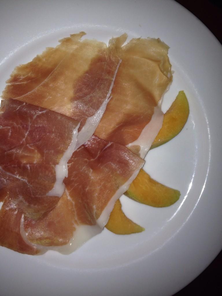 KimSonderen's tweet photo. Dinner at Ultimo http://t.co/1EZxB5e7xg