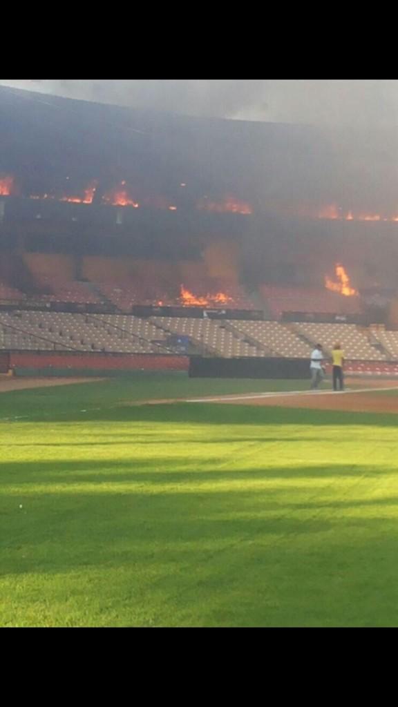 B2zcXAaCQAAI5OC.jpg:large