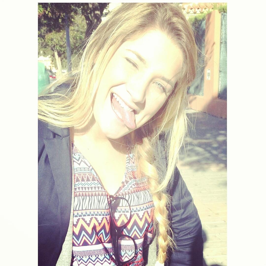 marinalohe's tweet photo. Vivir y dejar vivir ese es el secreto para ser feliz!! #cadadiamaspensativa😕 http://t.co/bVBBEAQqo8