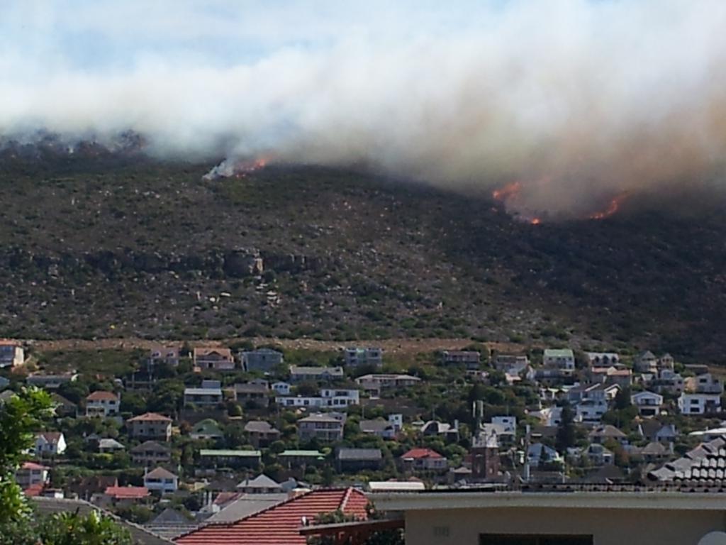 garyronald1's tweet image. #fire Fish Hoek....