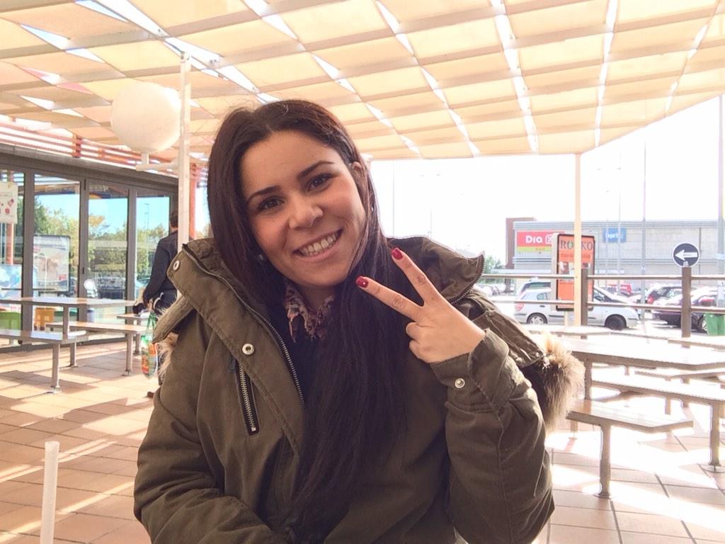MaryaStevez's tweet photo. Una de McDonnal'sππcon mis compis guapas @miriam_rf93 y #albitaa!!ππ http://t.co/kGKWHyy8rj