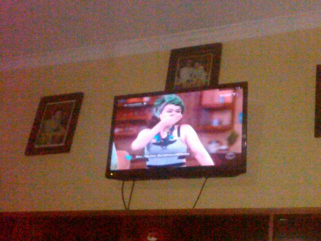 ImaawAS's tweet photo. Yaampun perut atit ngakak 1kluarga nntn iniaan:D @Ini_Talkshow @newsuleprikitiw @andretaulany74 #IniTalkshowNETkumis http://t.co/FZACy4FPRm