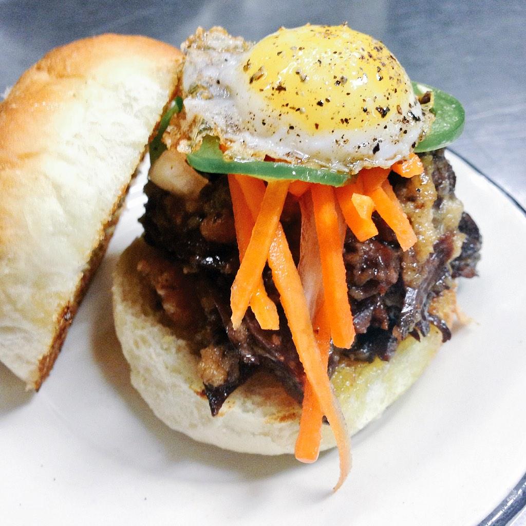 LM_McClain's tweet photo. Just a sneak peak of friday @garagephilly #Randyandtheking #tinybuns @foobooz http://t.co/iOJFp0BvJq