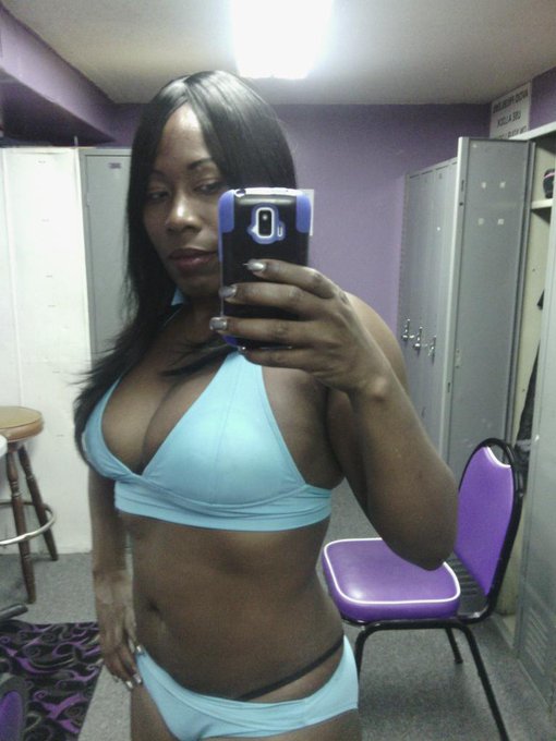 At work selfie. http://t.co/N73myc1Aq7<a href="/tag/mirrorselfie"class="tags"><span>#mirrorselfie</span></a><a href="/tag/mirrormonday"class="tags"><span>#mirrormonday</span></a>