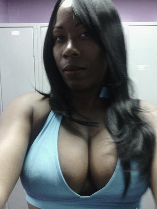 At work selfie. http://t.co/N73myc1Aq7<a href="/tag/mirrorselfie"class="tags"><span>#mirrorselfie</span></a><a href="/tag/mirrormonday"class="tags"><span>#mirrormonday</span></a>