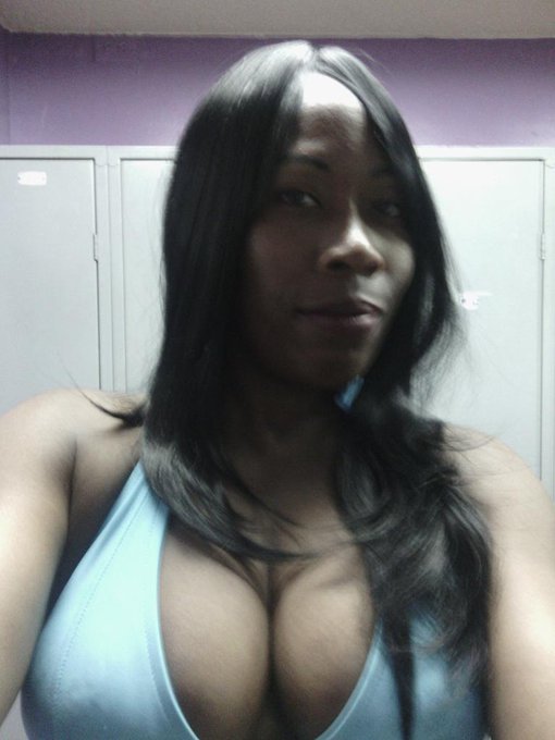 At work selfie. http://t.co/N73myc1Aq7<a href="/tag/mirrorselfie"class="tags"><span>#mirrorselfie</span></a><a href="/tag/mirrormonday"class="tags"><span>#mirrormonday</span></a>