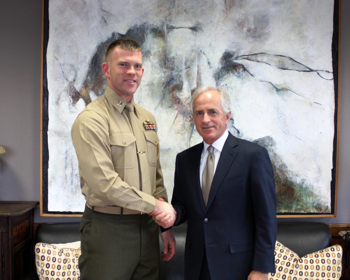 SenBobCorker's tweet image. Enjoyed meeting Captain @johnedauer of Franklin, who is currently stationed here in D.C. Thank you for your service.