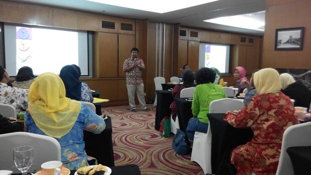dinkopjateng's tweet photo. Bimbingan Sosial Optimalisasi Pemberdayaan KUMKM bagi UMKM Jateng http://t.co/OiUYzqbUwy