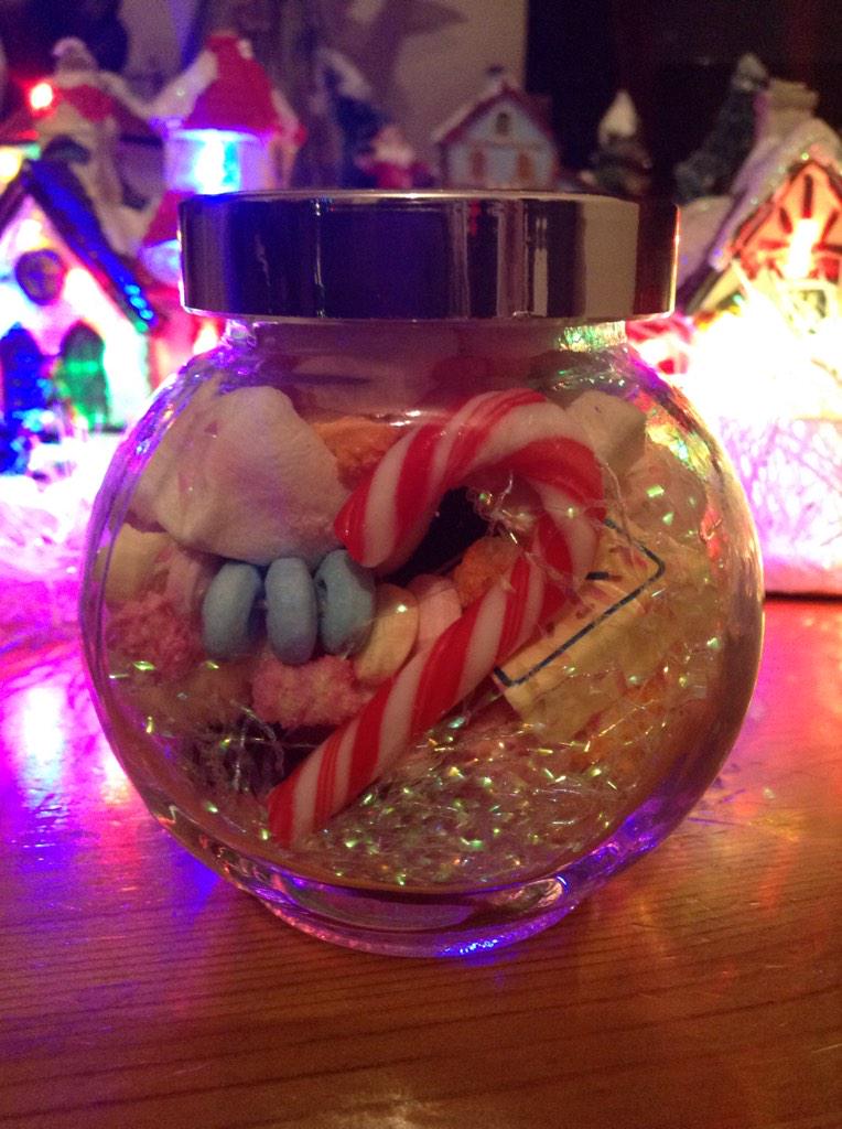 Mallowmelts's tweet photo. Perfect little stocking fillers #queenof
#womeninbiz #mallowmummies #handmadehour #JPOTD http://t.co/2TaCTet747