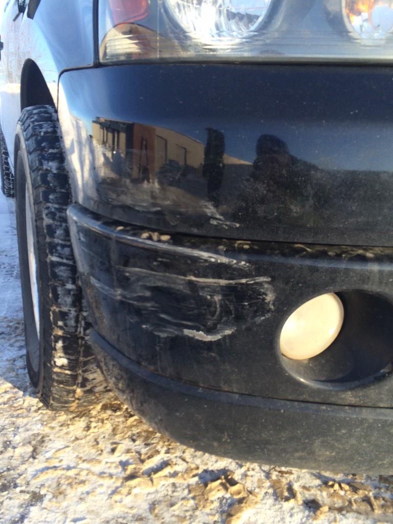 JBernier12's tweet image. Pretty shitty day if I must say so myself #caraccident #smashedwindshield #casinotrip #losing