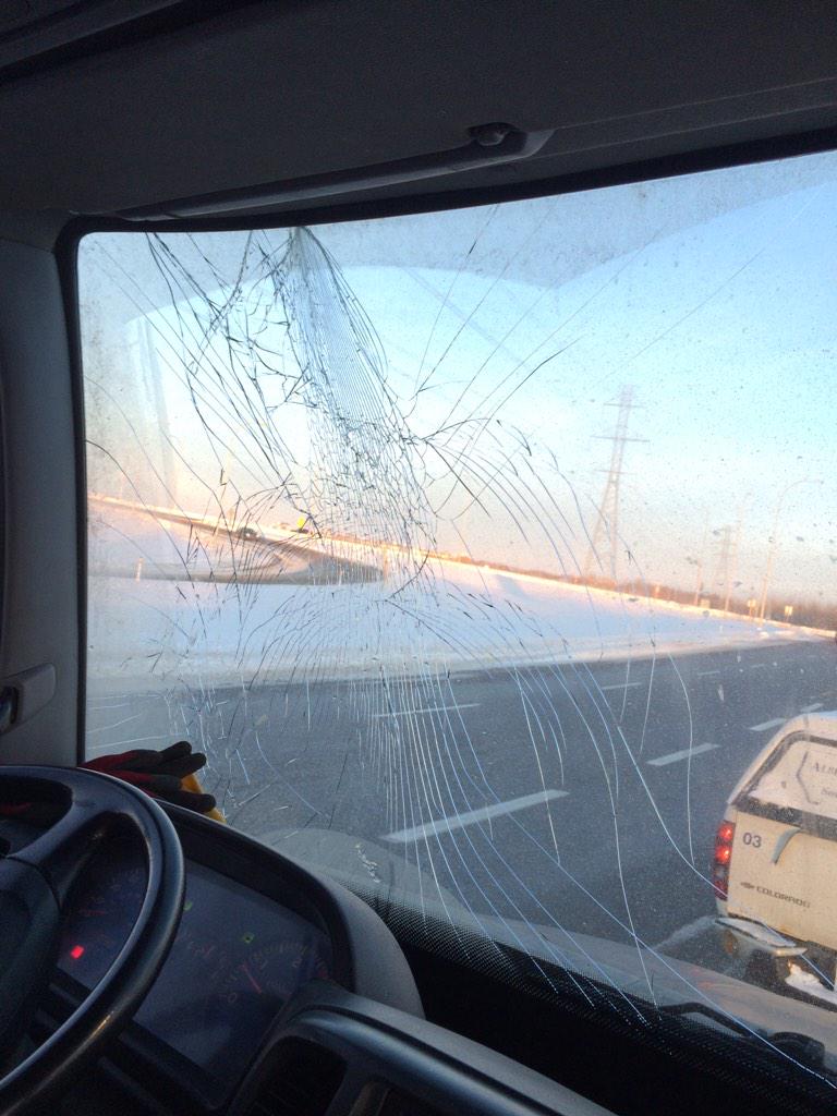 JBernier12's tweet image. Pretty shitty day if I must say so myself #caraccident #smashedwindshield #casinotrip #losing