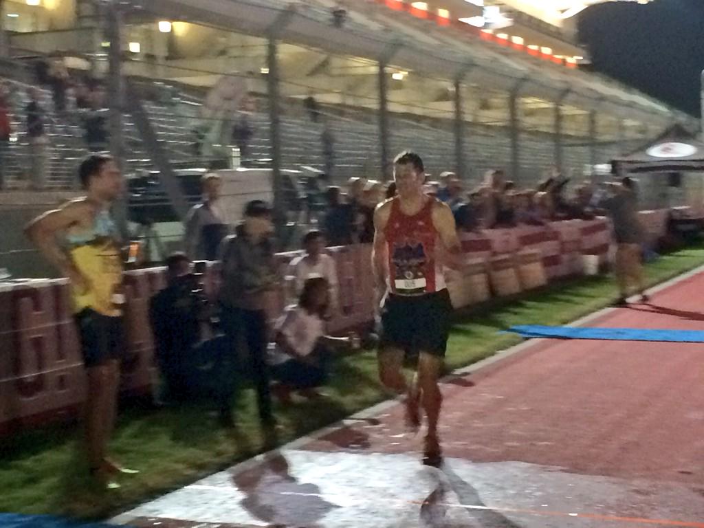 FloTrack's tweet photo. New masters world record! Lon Brittenbach! 5:42.40! #FloBeerMile http://t.co/0tTMXK26Sv
